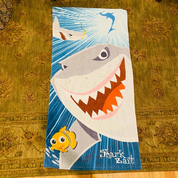 Disney Pixar Finding Nemo Shark Bait 100% Cotton Beach Bath Towel - Picture 2 of 5